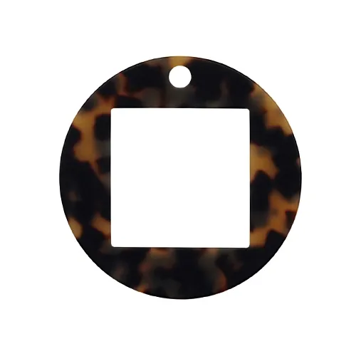 be necklace round